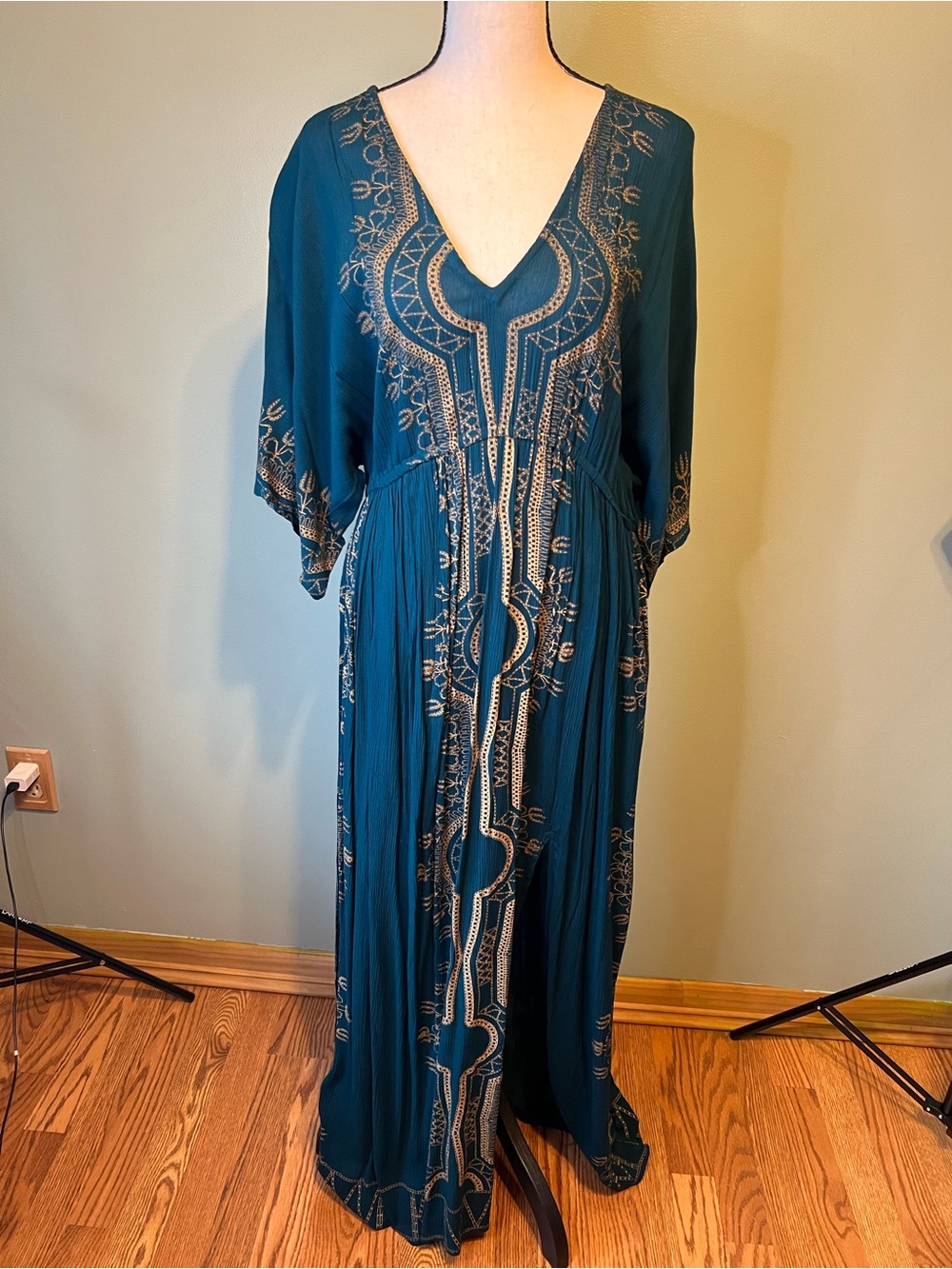 Earthbound Trading Co Teal Embroidered Maxi Dress Size M